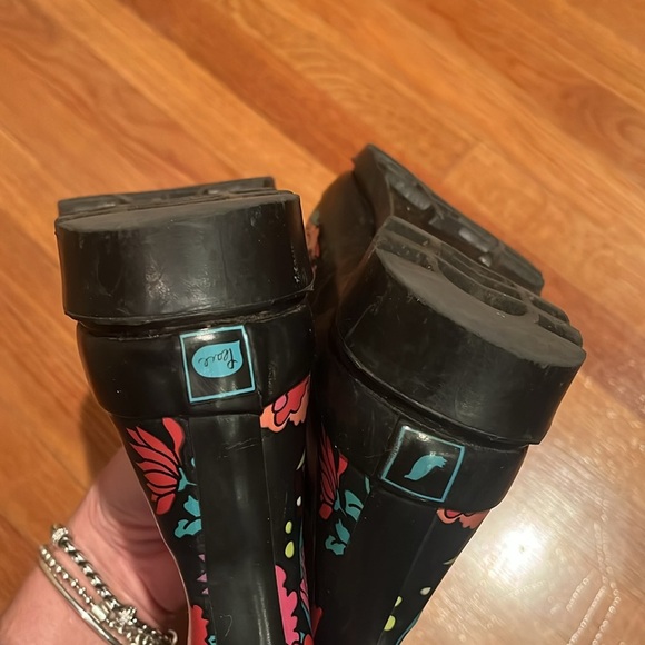Sakroots ladies floral black rain boots size 7 - Picture 6 of 7